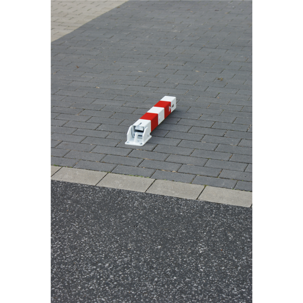 Barrier posts | Steel tube 70 x 70 mm | foldable, with Euro profile cylinder lock | 500 mm above ground | hot-dip galvanized | with 2 eyelets